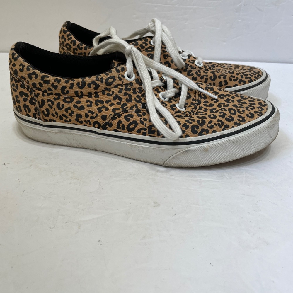 VANS SNEAKERS IN CHEETAH PRINT